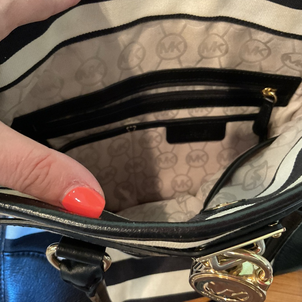 Michael Kors Striped Tote Bag #1644 - Picture 8 of 8